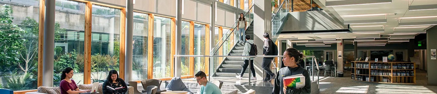 students at UO library